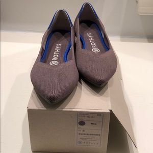 NWT Rothy’s size 8 Mink pointed flats